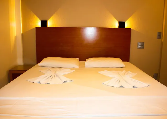 Hotel perto da faculdade: Hotel Pousada Azzurra