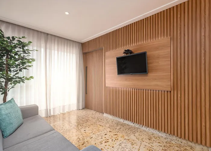 Coral Plaza Apart